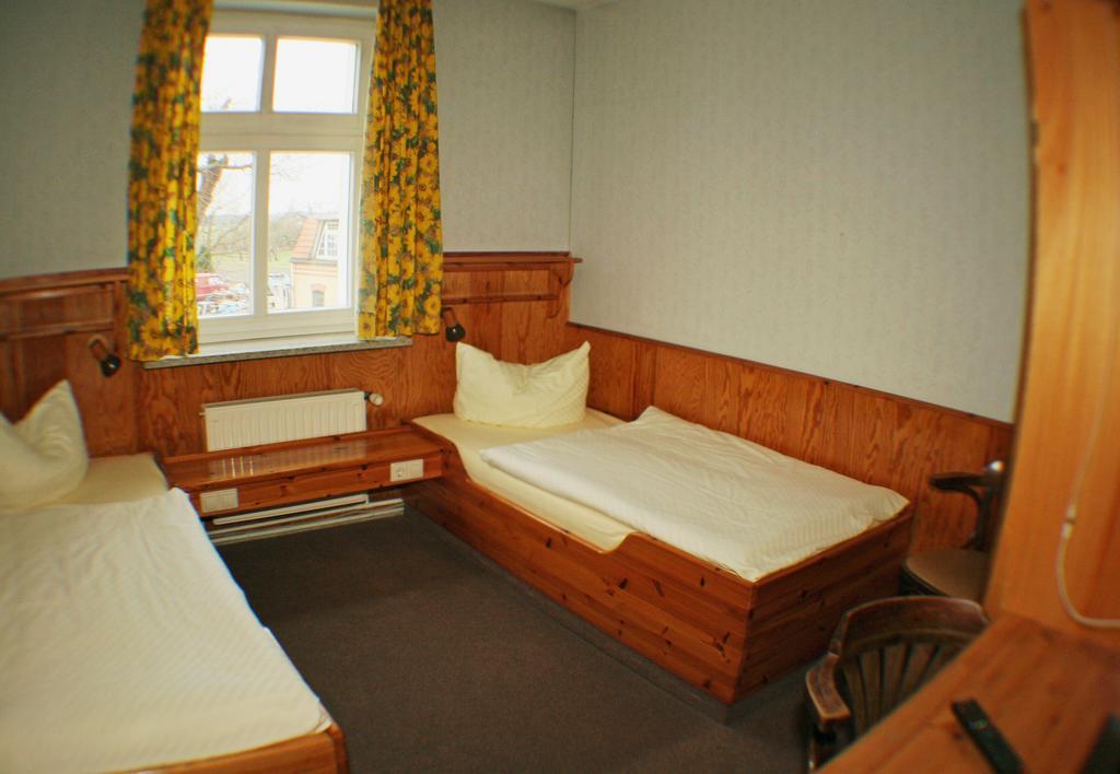 Hotel Landgasthof Zur Krummen Linde Stolpe  Habitación foto